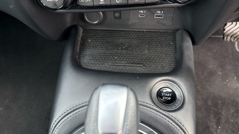 Nissan Juke 1.6 Hybrid N-Connecta 5dr Auto Hybrid Hatchback